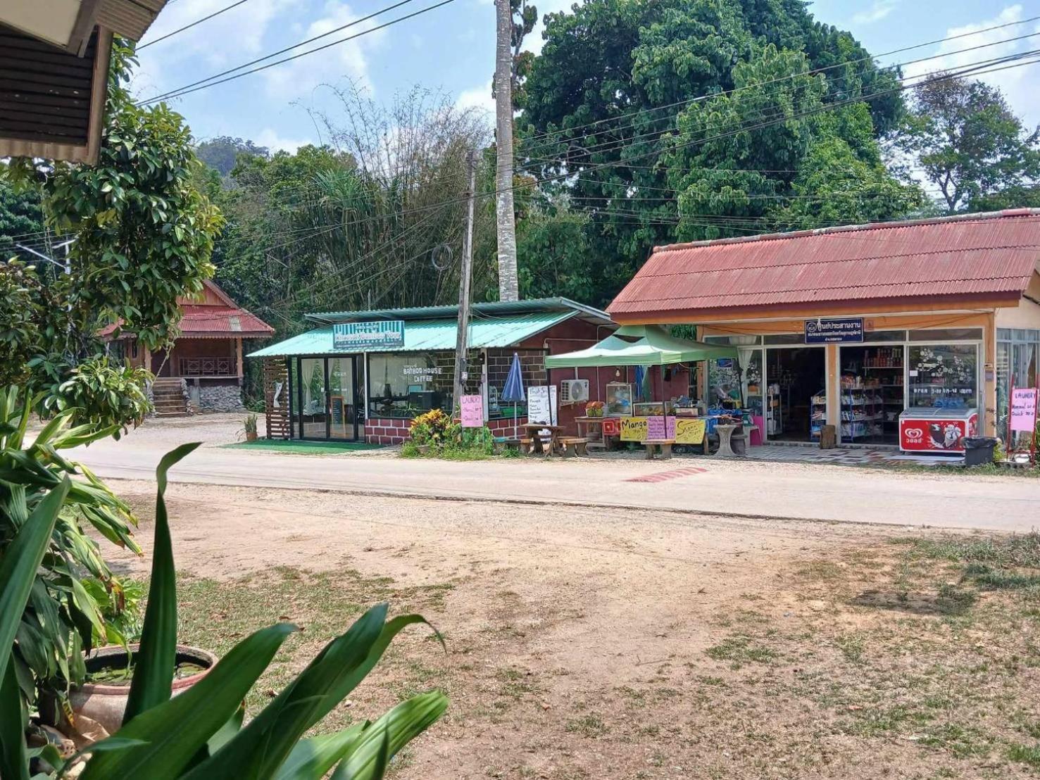 Готель Bamboo House Khao Sok National Park Екстер'єр фото