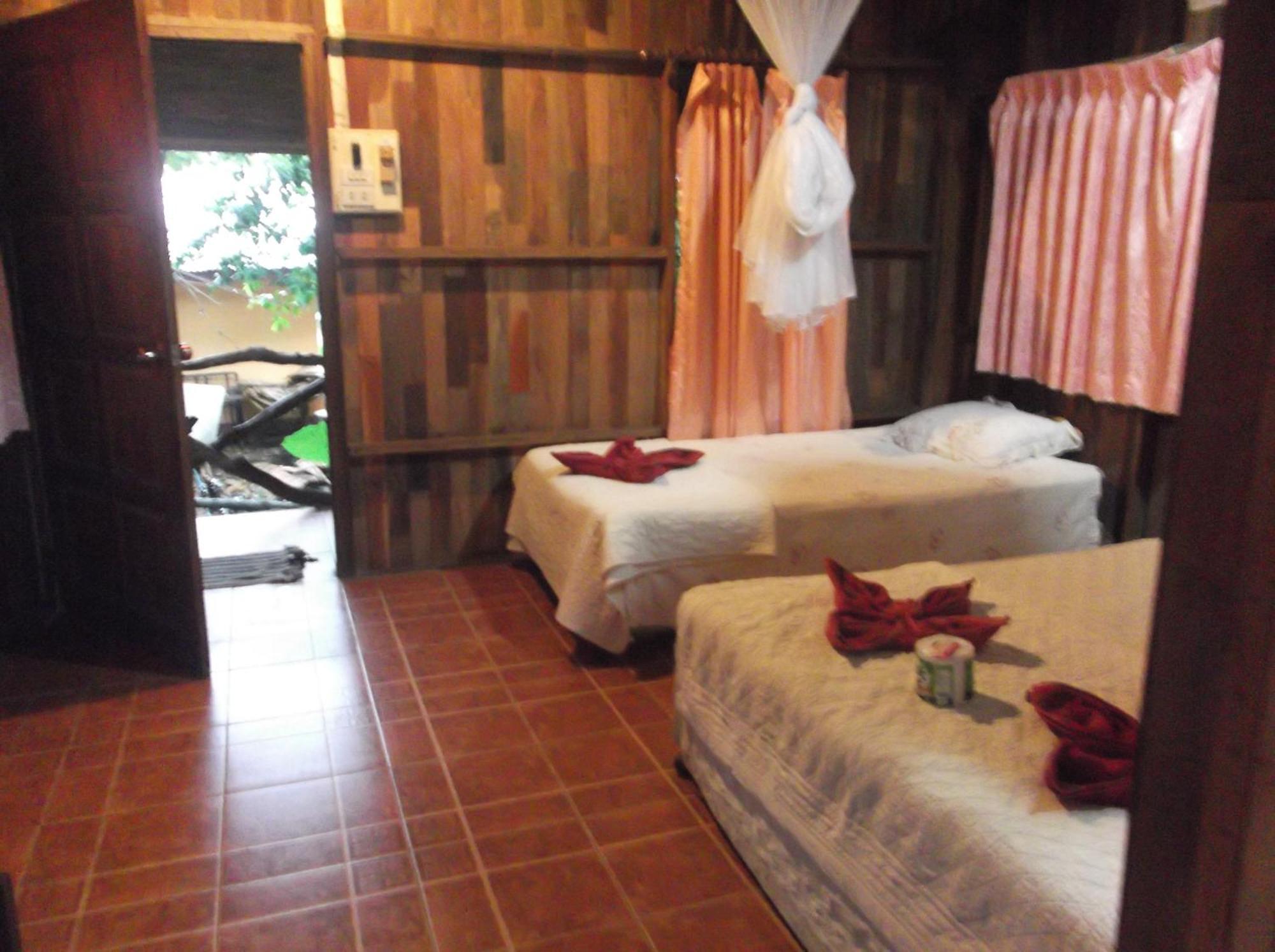 Готель Bamboo House Khao Sok National Park Екстер'єр фото